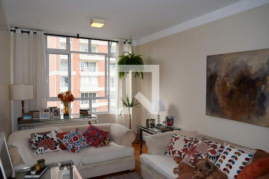 Sala de estar de apartamento à venda com 3 quartos, 110m² em Pinheiros, São Paulo