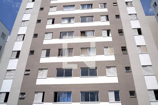 Fachada do bloco de apartamento para alugar com 3 quartos, 69m² em Parque Bela Vista, Votorantim