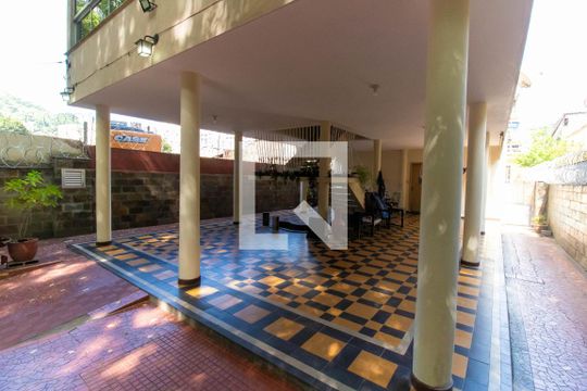 Quintal de casa à venda com 6 quartos, 230m² em Fonseca, Niterói