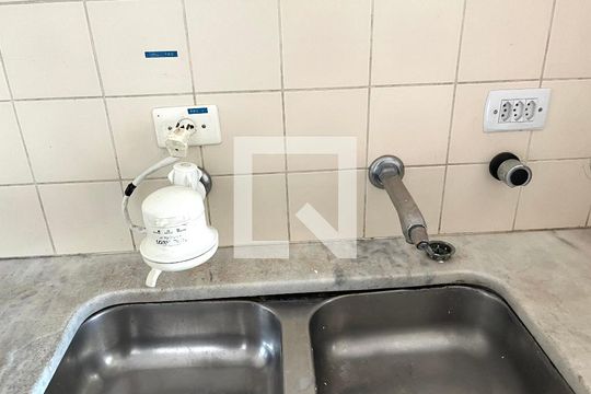 Cozinha de apartamento para alugar com 1 quarto, 51m² em Parque Imperial, São Paulo