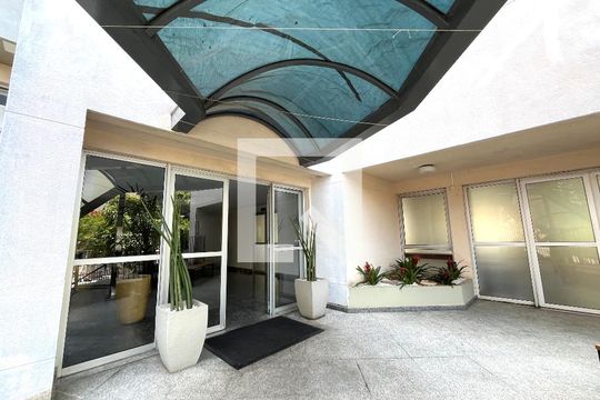 Hall de entrada de apartamento para alugar com 1 quarto, 51m² em Parque Imperial, São Paulo