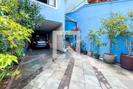 Garagem de casa à venda com 3 quartos, 165m² em Vila do Castelo, São Paulo