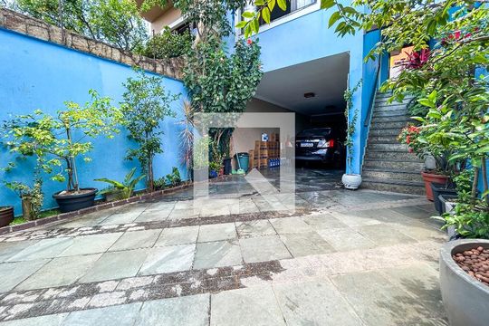 Garagem de casa à venda com 3 quartos, 165m² em Vila do Castelo, São Paulo