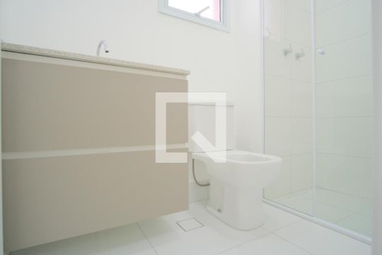 Banheiro da Suíte de apartamento para alugar com 2 quartos, 67m² em Vila Azevedo, São Paulo