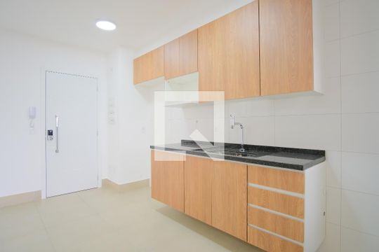 Cozinha de apartamento para alugar com 2 quartos, 67m² em Vila Azevedo, São Paulo