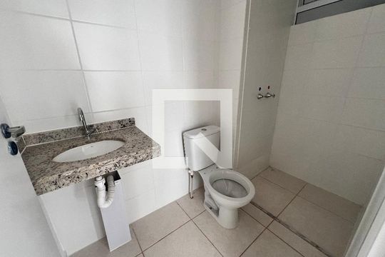 Banheiro Social de apartamento à venda com 2 quartos, 43m² em Curicica, Rio de Janeiro
