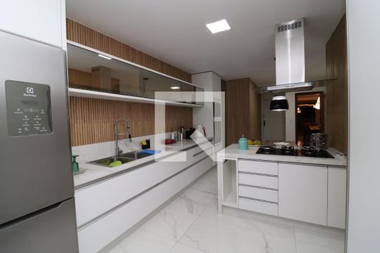 Cozinha de apartamento à venda com 3 quartos, 200m² em Jardim Guanabara, Rio de Janeiro