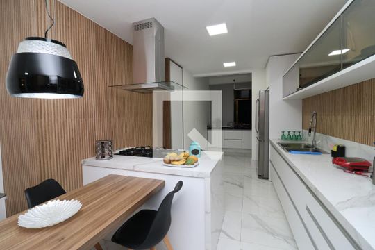 Cozinha de apartamento à venda com 3 quartos, 200m² em Jardim Guanabara, Rio de Janeiro