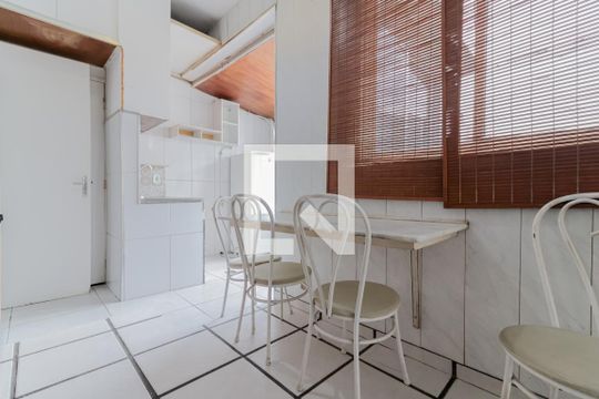 Cozinha de apartamento à venda com 2 quartos, 45m² em Copacabana, Rio de Janeiro