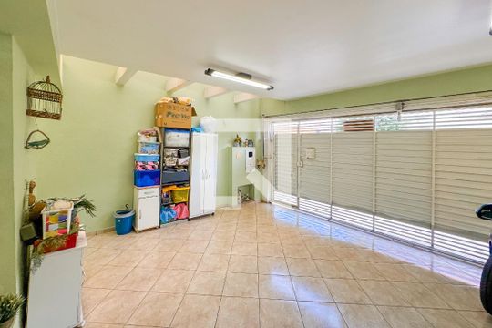 Garagem de casa à venda com 3 quartos, 115m² em Ipiranga, São Paulo