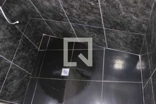 Banheiro 2 de casa para alugar com 4 quartos, 180m² em Jardim Bom Clima, Guarulhos