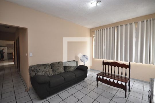 Sala de casa à venda com 4 quartos, 198m² em Vila Gustavo, São Paulo