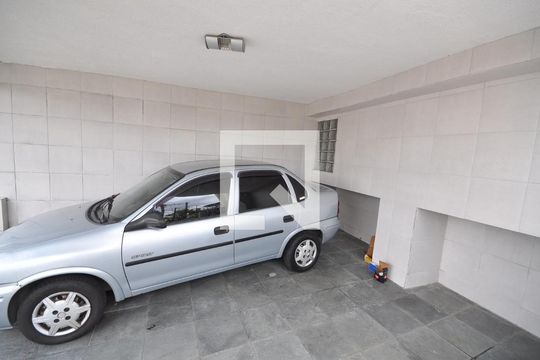 Garagem de casa à venda com 4 quartos, 198m² em Vila Gustavo, São Paulo