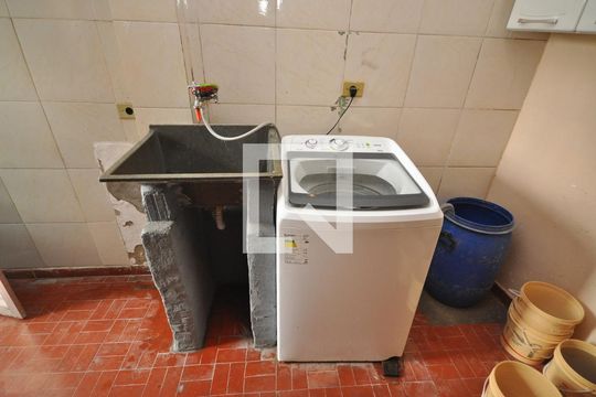 Área de Serviço de casa à venda com 4 quartos, 198m² em Vila Gustavo, São Paulo
