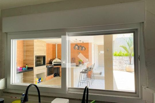 Casa à venda com 5 quartos, 400m² em Camboinhas, Niterói