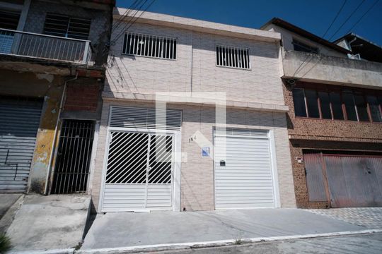 Fachada de casa à venda com 4 quartos, 210m² em Jardim Soraia, São Paulo