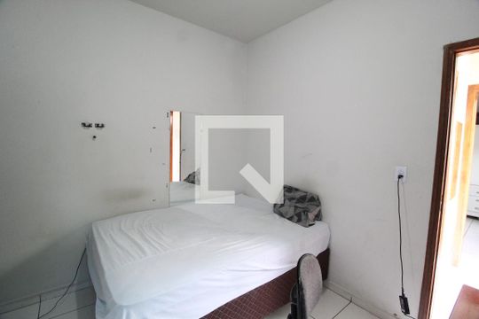 Quarto 8 de casa para alugar com 8 quartos, 300m² em Santa Mônica, Uberlândia