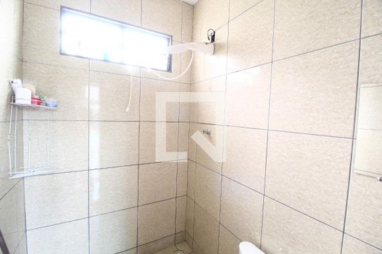 Banheiro 3 de casa para alugar com 8 quartos, 300m² em Santa Mônica, Uberlândia