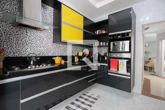 Cozinha de casa para alugar com 4 quartos, 230m² em Jardim São Paulo, São Paulo