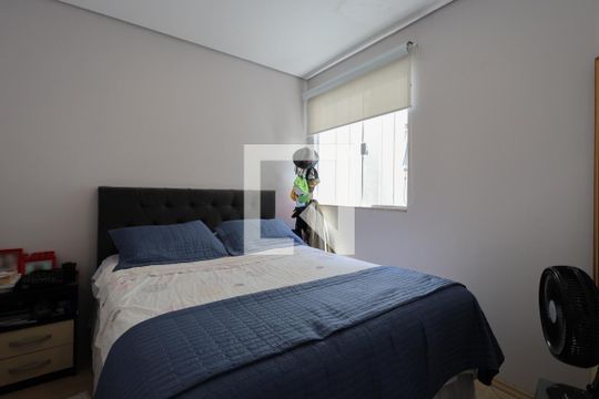 Quarto de casa para alugar com 4 quartos, 230m² em Jardim São Paulo, São Paulo