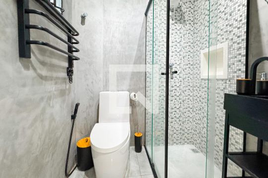 Banheiro de apartamento à venda com 1 quarto, 44m² em Centro Histórico de São Paulo, São Paulo