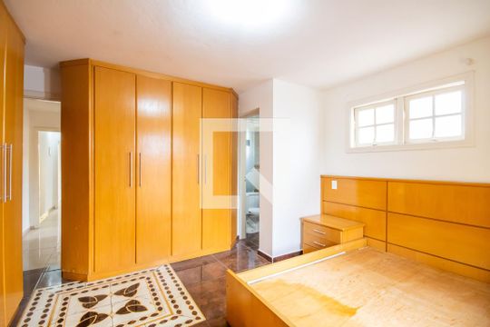 Suíte de casa à venda com 3 quartos, 268m² em Cidade das Flores, Osasco