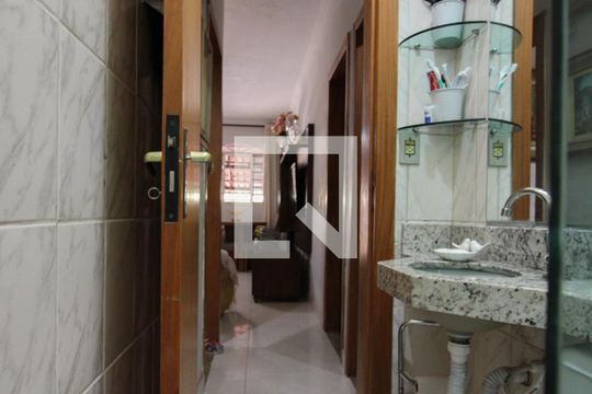 Banheiro de casa à venda com 2 quartos, 81m² em Santa Amelia, Belo Horizonte