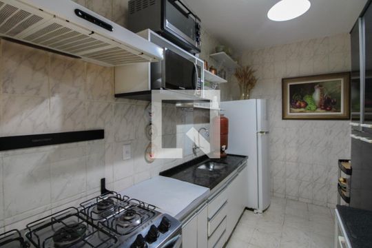 Cozinha de casa à venda com 2 quartos, 81m² em Santa Amelia, Belo Horizonte
