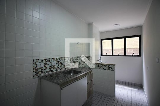 Cozinha de apartamento à venda com 2 quartos, 52m² em Santa Terezinha, São Bernardo do Campo