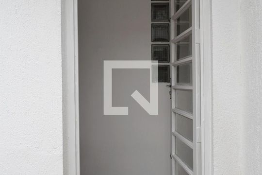 Entrada de casa para alugar com 3 quartos, 120m² em Pinheiros, São Paulo