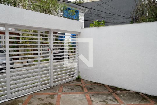 Garagem de casa para alugar com 3 quartos, 120m² em Pinheiros, São Paulo