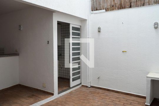 Quintal de casa para alugar com 3 quartos, 120m² em Pinheiros, São Paulo