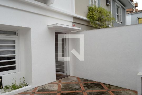 Garagem de casa para alugar com 3 quartos, 120m² em Pinheiros, São Paulo