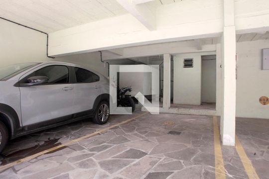 Box Garagem (vaga 2) de apartamento à venda com 3 quartos, 72m² em Higienópolis, Porto Alegre