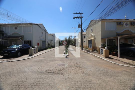 Área comum de casa de condomínio à venda com 2 quartos, 88m² em Rio Branco, Canoas