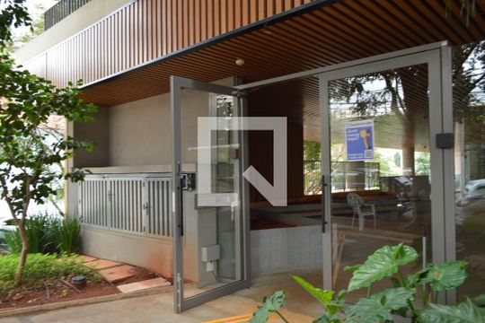 Fachada + Plaquinha de kitnet/studio à venda com 1 quarto, 31m² em Vila Mariana, São Paulo