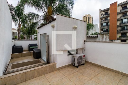 Área comum de casa de condomínio à venda com 2 quartos, 140m² em Real Parque, São Paulo