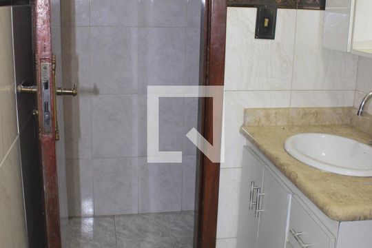 Banheiro 1 de casa para alugar com 2 quartos, 125m² em Parque Continental I, Guarulhos