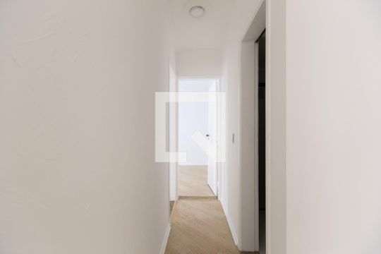 Corredor de apartamento para alugar com 2 quartos, 66m² em Cidade Líder, São Paulo
