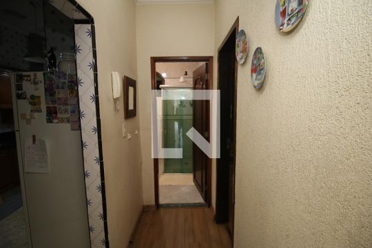 Corredor de casa à venda com 2 quartos, 600m² em Irajá, Rio de Janeiro