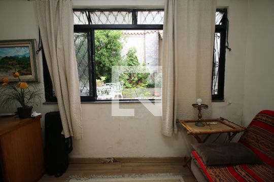 Quarto 2 de casa à venda com 2 quartos, 600m² em Irajá, Rio de Janeiro