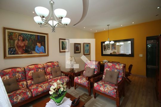 Casa à venda com 2 quartos, 600m² em Irajá, Rio de Janeiro