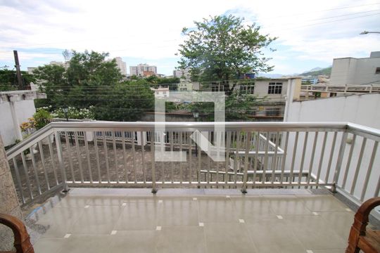 Varanda de casa à venda com 2 quartos, 600m² em Irajá, Rio de Janeiro