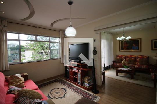 Sala de TV de casa à venda com 2 quartos, 600m² em Irajá, Rio de Janeiro