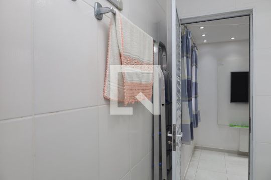 Banheiro de apartamento à venda com 2 quartos, 53m² em Colônia (zona Leste), São Paulo