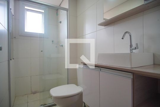 Banheiro de apartamento à venda com 2 quartos, 65m² em São Jorge, Novo Hamburgo