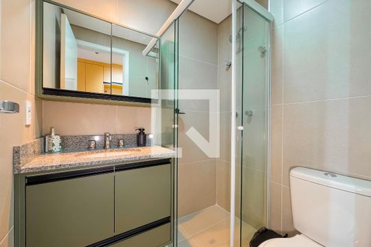 Banheiro de kitnet/studio à venda com 1 quarto, 23m² em Vila Mariana, São Paulo