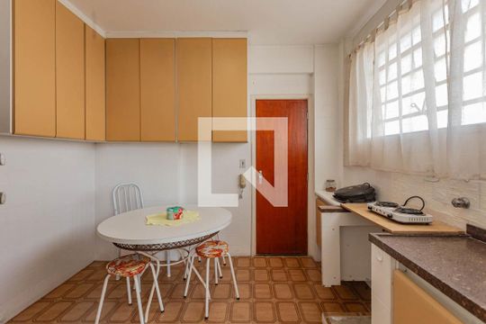 Cozinha de apartamento para alugar com 3 quartos, 136m² em Cambuci, São Paulo