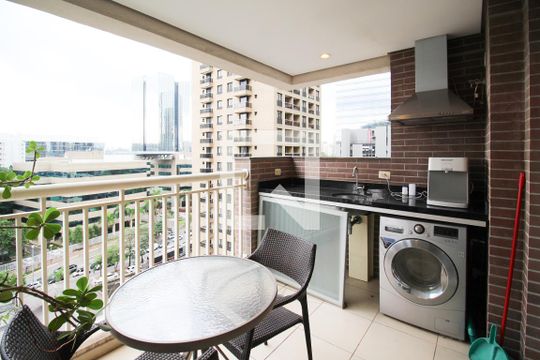 Varanda  de apartamento à venda com 1 quarto, 44m² em Vila Olímpia, São Paulo