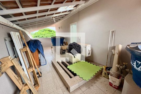 Oficina do andar superior de casa à venda com 3 quartos, 213m² em Jardim Sao Vicente, Jundiaí